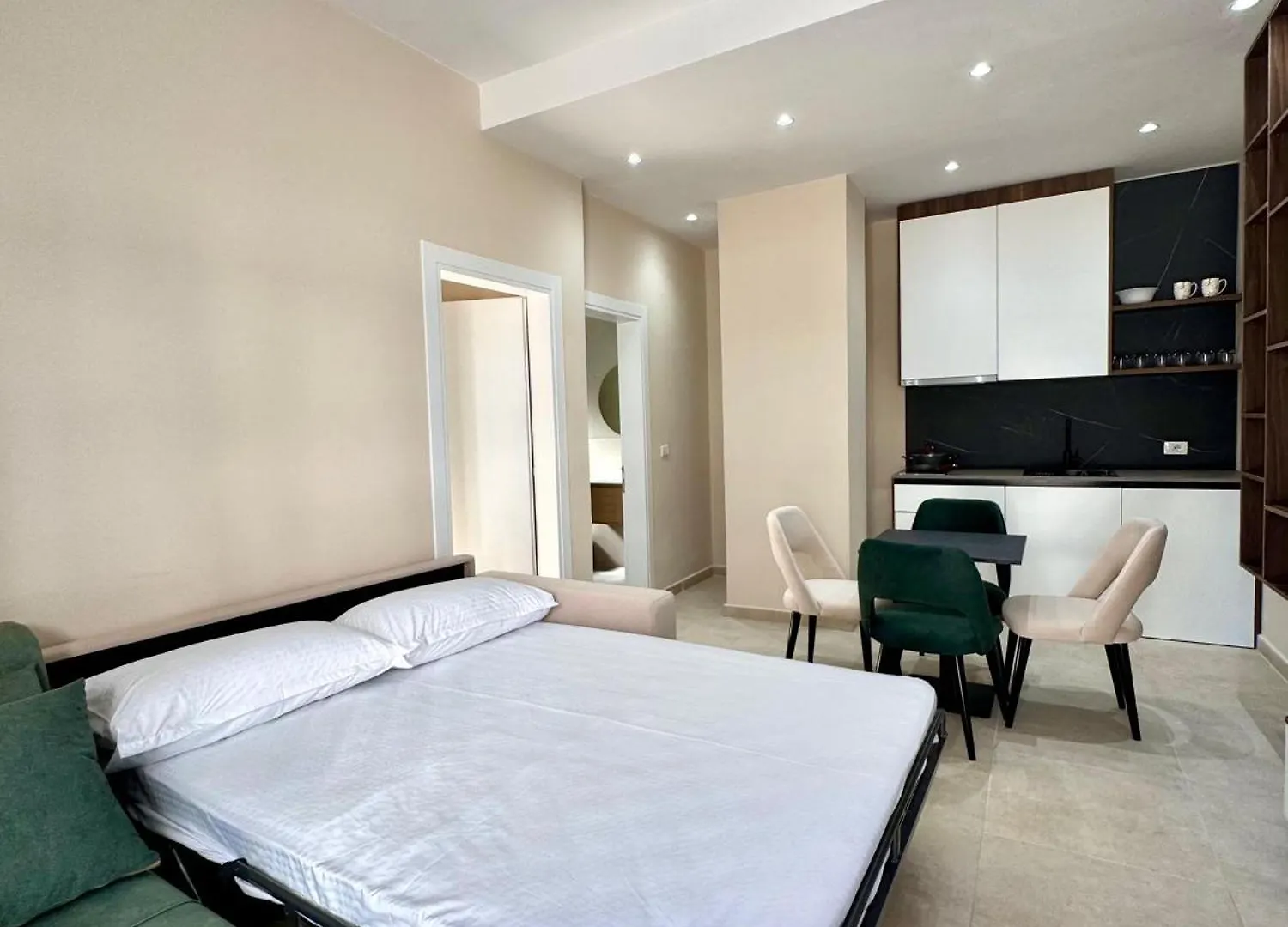 White Arena Apartments Golem  غوليم