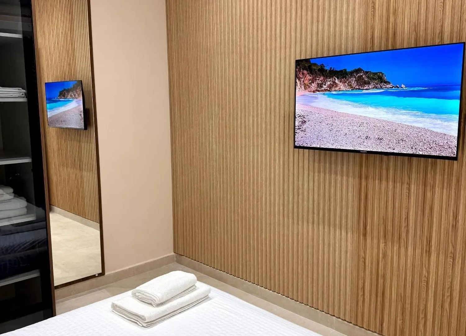 White Arena Apartments Golem ألبانيا