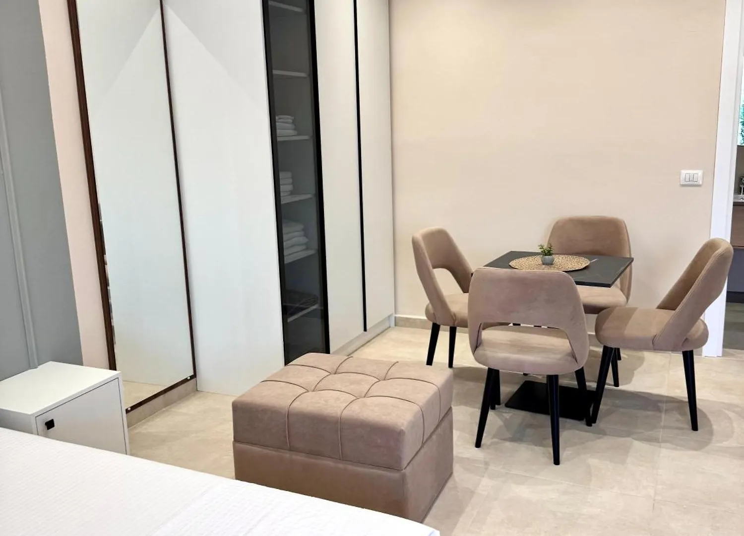 White Arena Apartments Golem ألبانيا