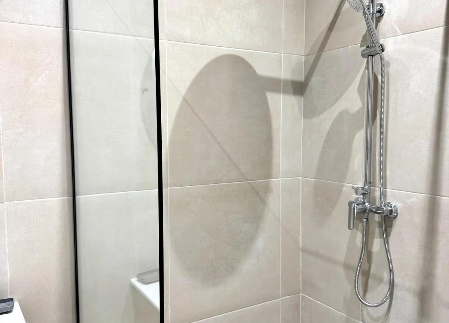 White Arena Apartments Golem غوليم