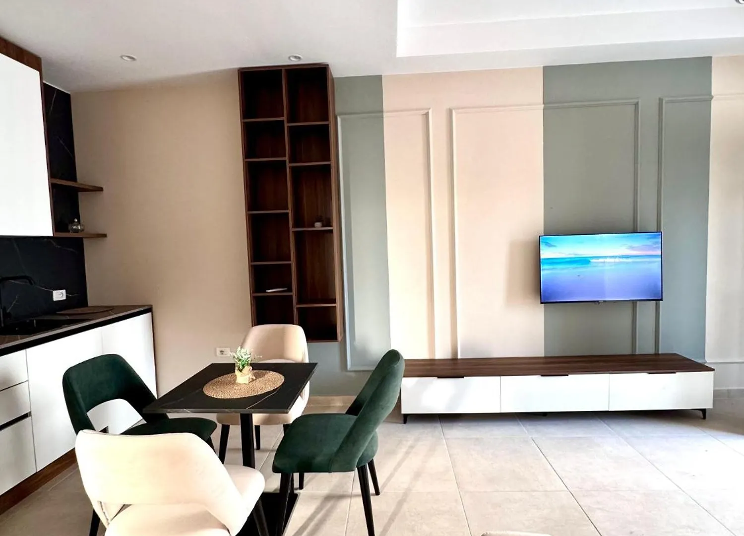 White Arena Apartments Golem 0*, غوليم ألبانيا